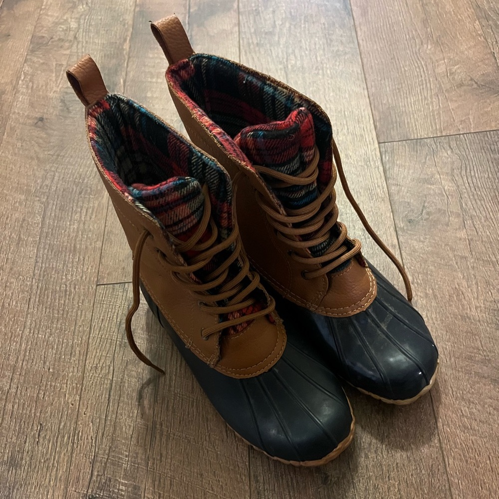 Sports Duck Boots